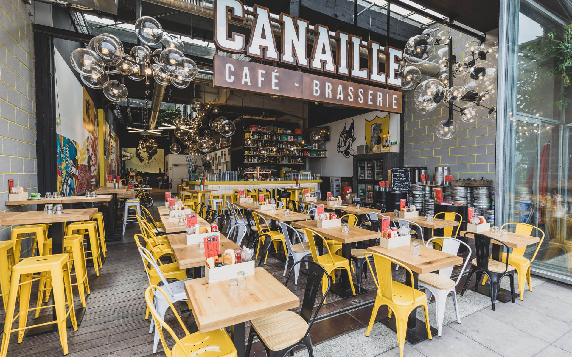 Photo de l'enseigne Canaille au hangar à Bananes à Nantes (44000) réalisé par l'agence de communication EB à Nantes (44200)